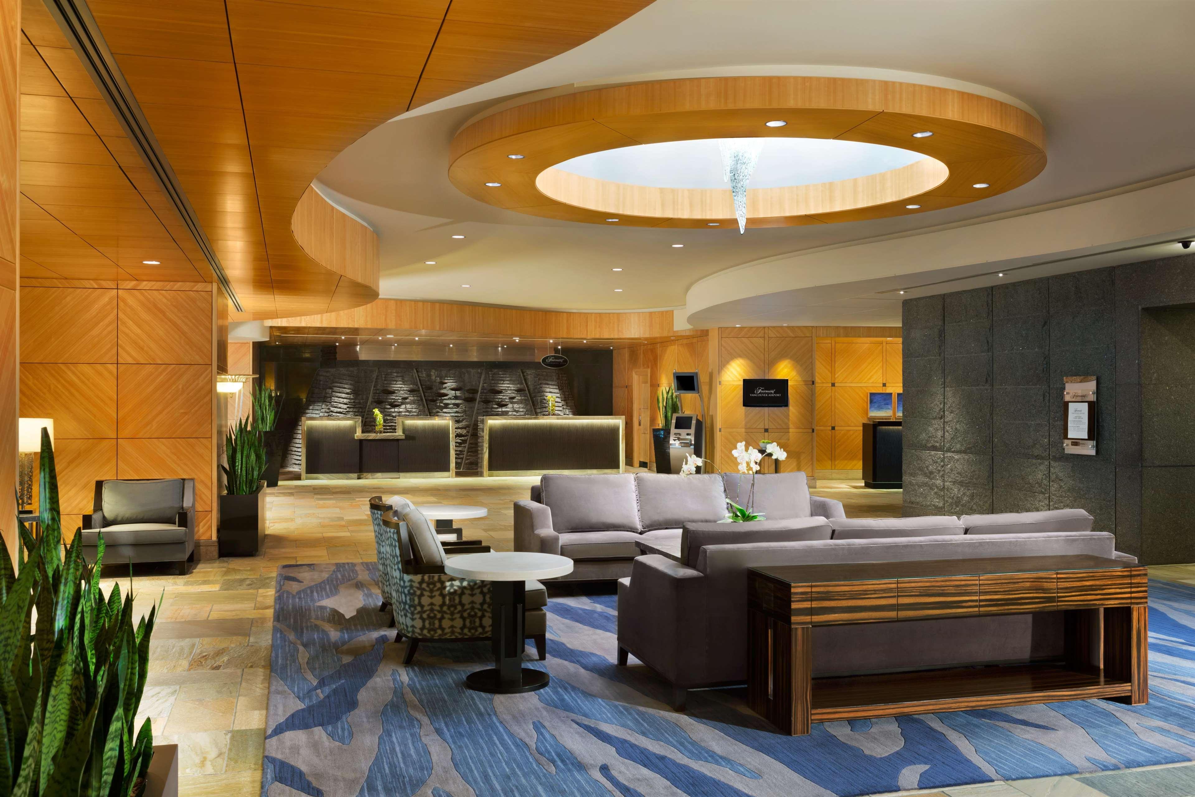 Fairmont Vancouver Airport In-Terminal Hotel Ρίτσμοντ Εξωτερικό φωτογραφία The lobby of the Westin