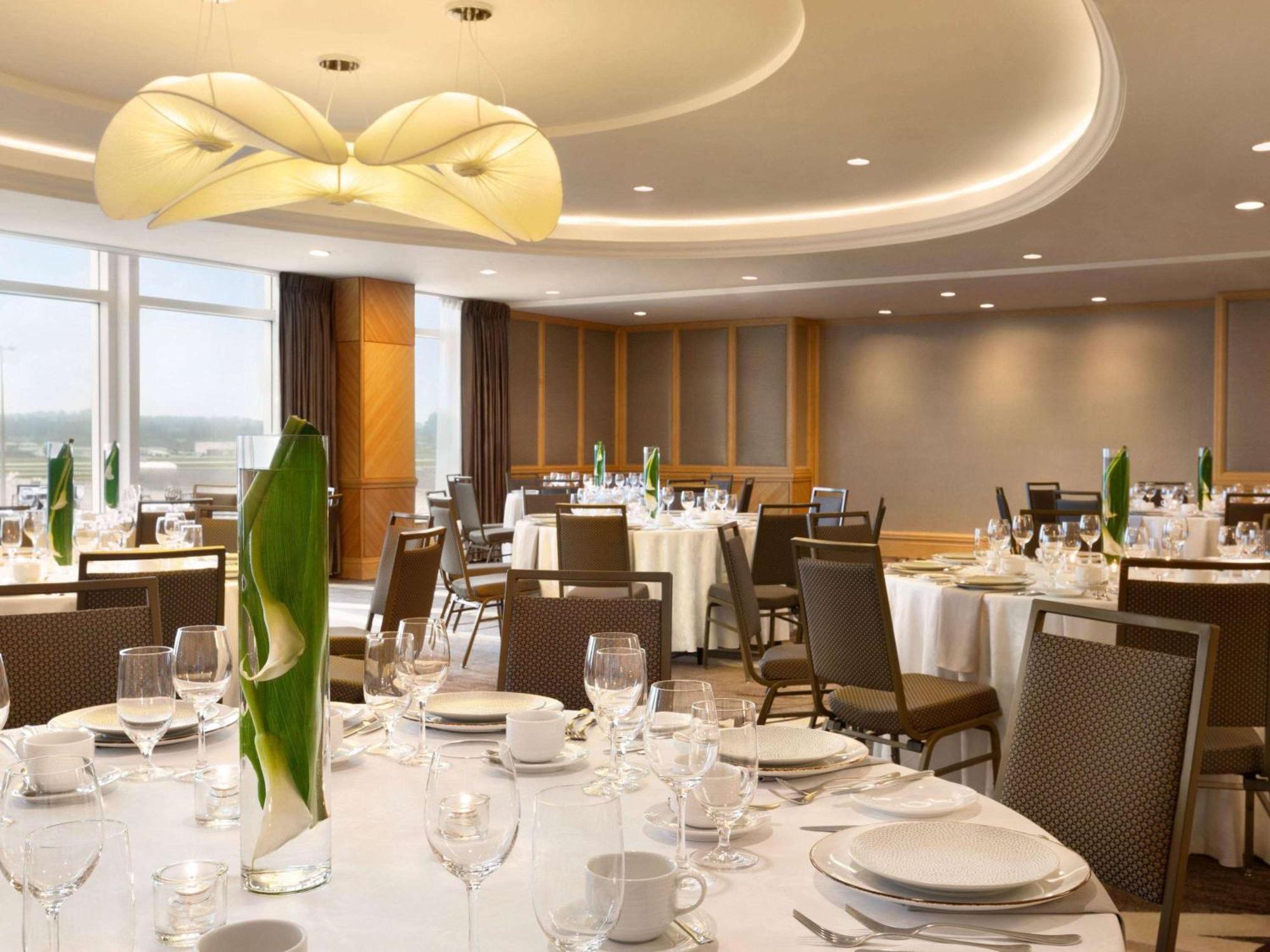 Fairmont Vancouver Airport In-Terminal Hotel Ρίτσμοντ Εξωτερικό φωτογραφία The Club at Ben Gurion Airport