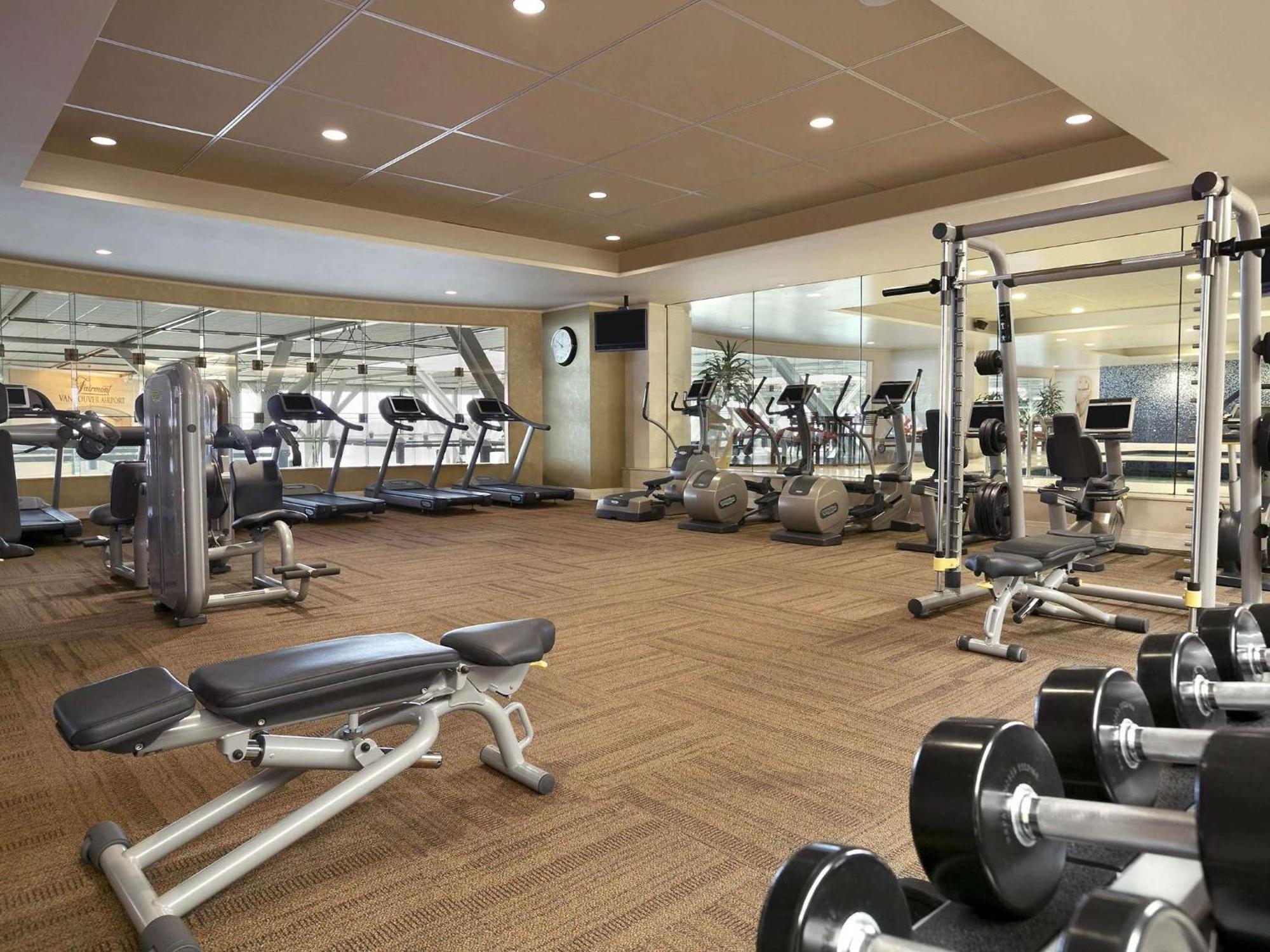 Fairmont Vancouver Airport In-Terminal Hotel Ρίτσμοντ Εξωτερικό φωτογραφία A typical gym
