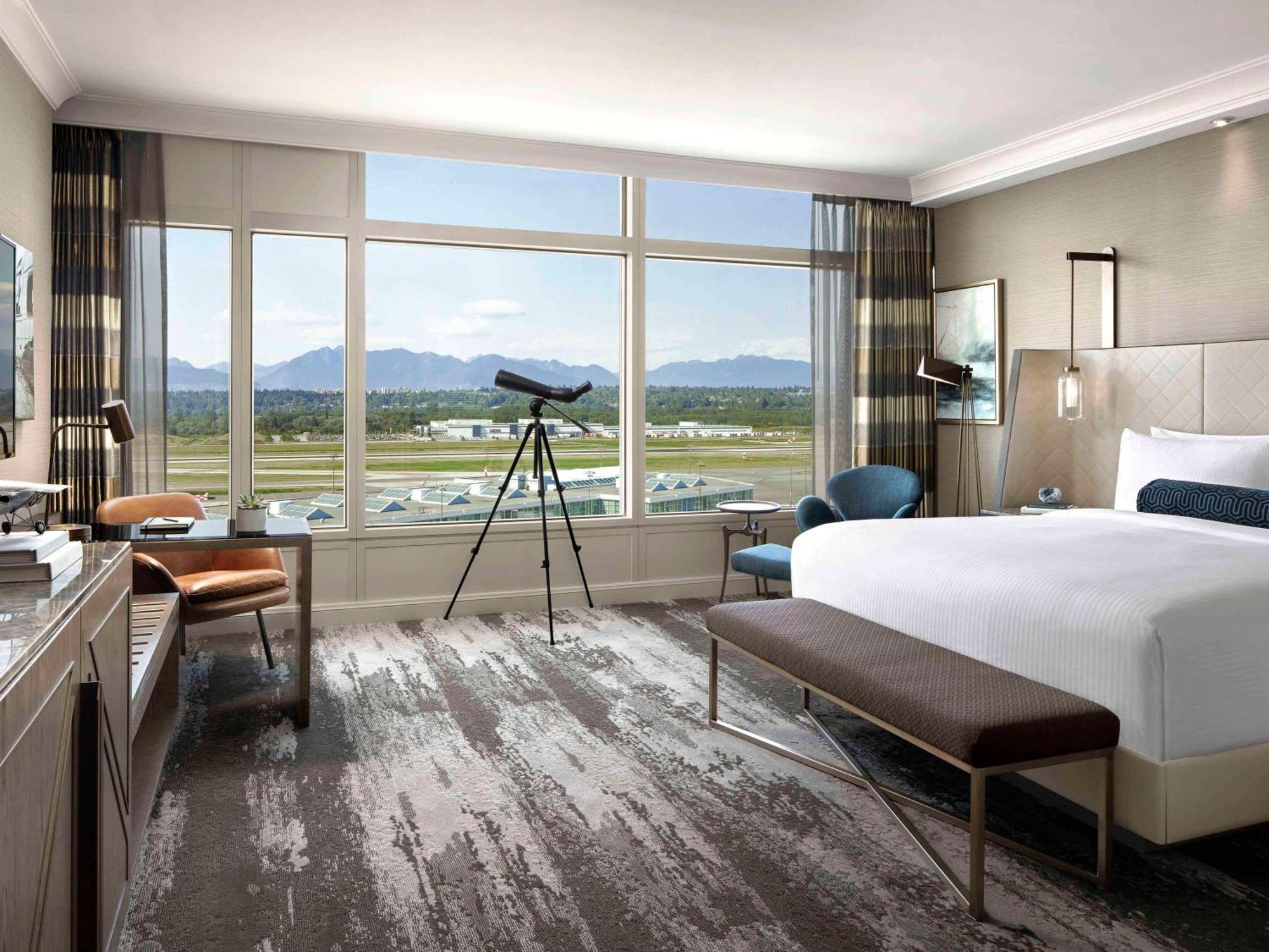 Fairmont Vancouver Airport In-Terminal Hotel Ρίτσμοντ Εξωτερικό φωτογραφία A guest room at the new hotel