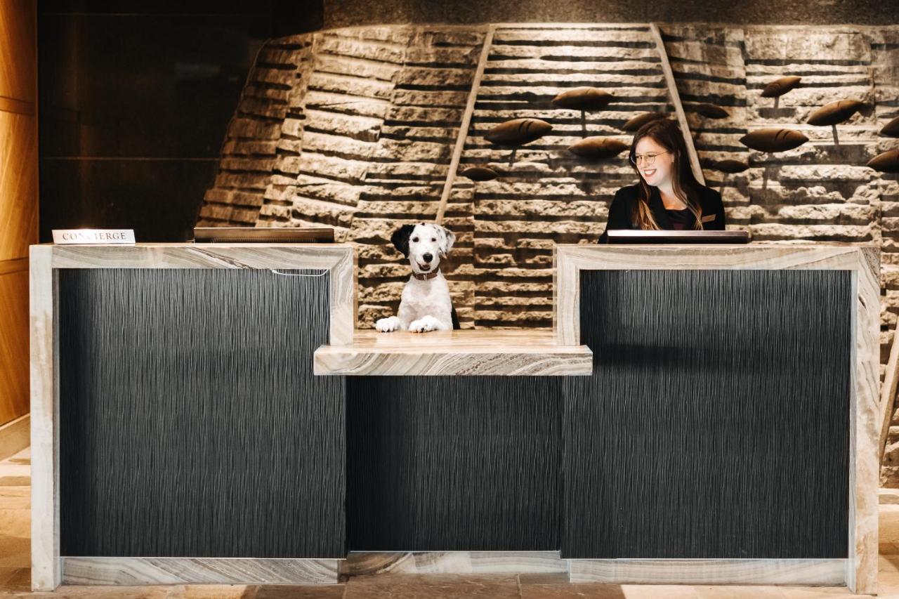Fairmont Vancouver Airport In-Terminal Hotel Ρίτσμοντ Εξωτερικό φωτογραφία Reception desk at the Hotel