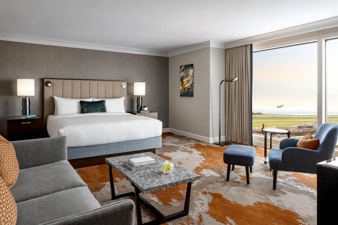 Fairmont Vancouver Airport In-Terminal Hotel Ρίτσμοντ Εξωτερικό φωτογραφία A guest room at the Four Seasons Hotel